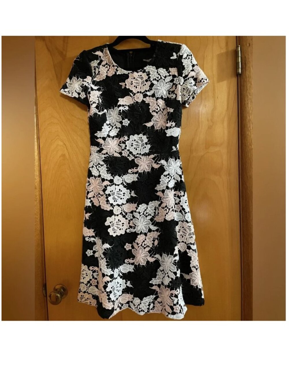 Karl Lagerfeld Paris Floral Lace Dress NWT Size 4
